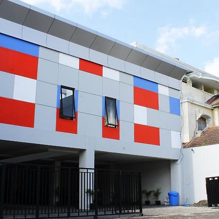 D'Paragon Upn Maguwo 外观 照片